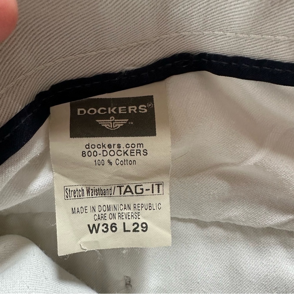 Dockers Classic Fit Pleated Front Tan Khaki Chinos w/ Individual Fit Waist Band - Picture 4 of 5